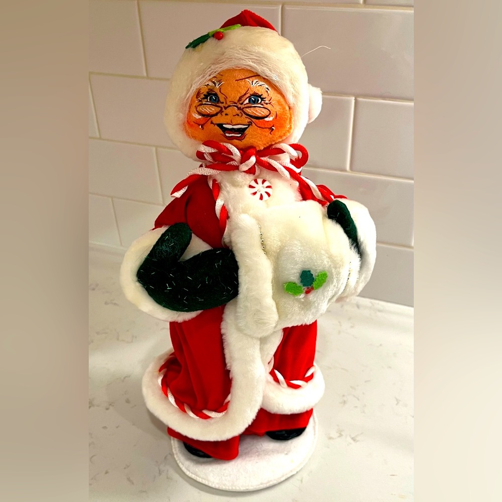 Annalee Doll 2007 13" Peppermint Mrs. Santa Claus